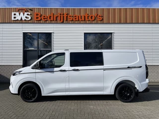 Hoofdafbeelding Ford Transit Custom Ford Transit Custom 320 2.0 TDCI 130pk L2H1 Sport originele DC 5 persoons / rijklaar € 42.950 ex btw / lease vanaf € 769 / 18 inch velgen 4 seizoenen banden / nieuwe bus BPM vrij !