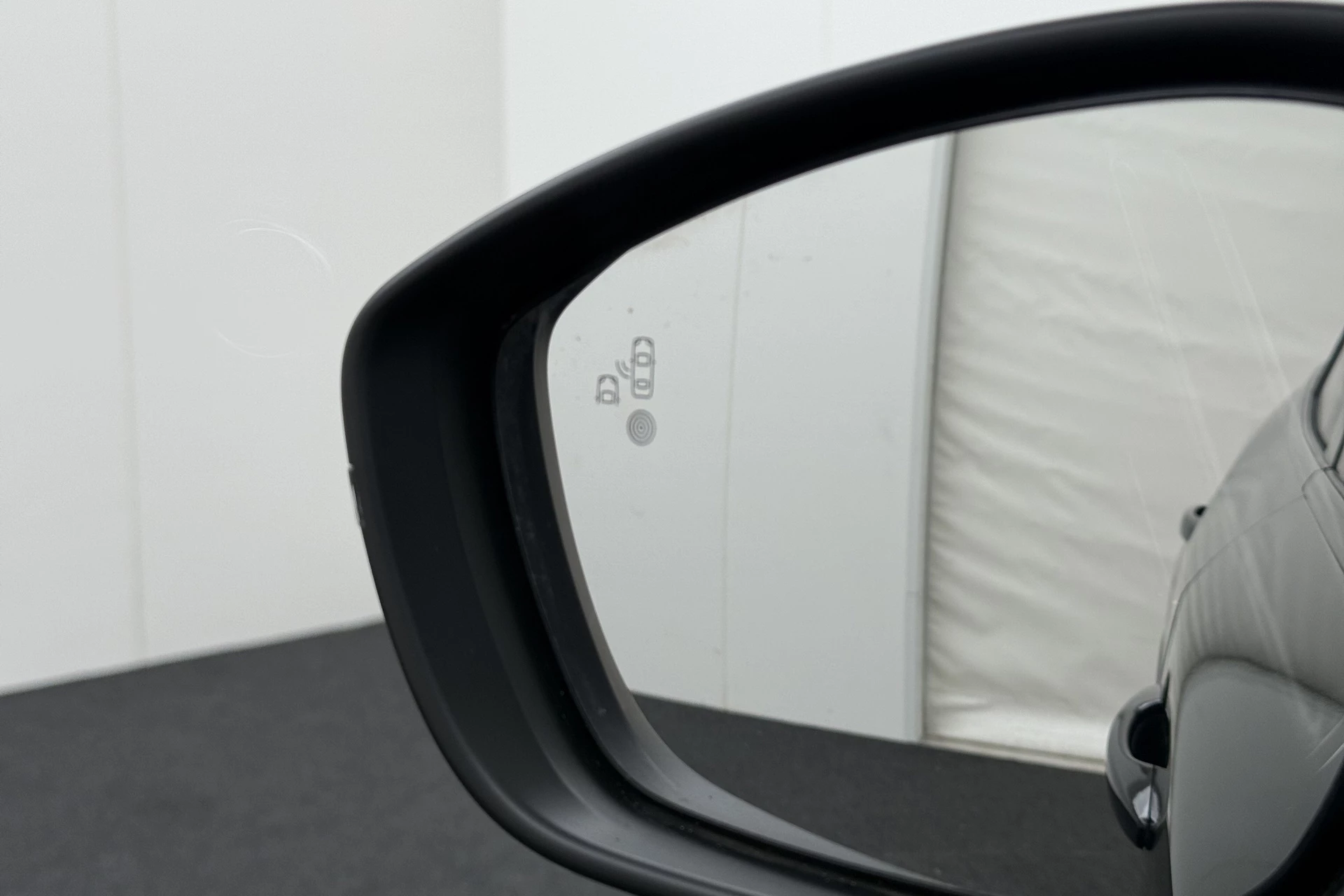 Hoofdafbeelding Peugeot e-2008