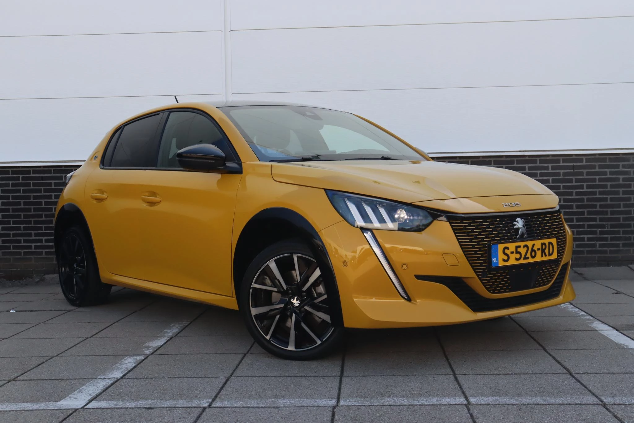 Hoofdafbeelding Peugeot e-208