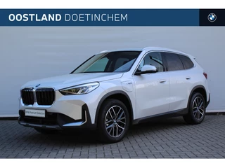 BMW X1 xDrive30e Automaat / Panoramadak / Achteruitrijcamera / Stuurverwarming / Head-Up / Widescreen Display / Stoelverwarming