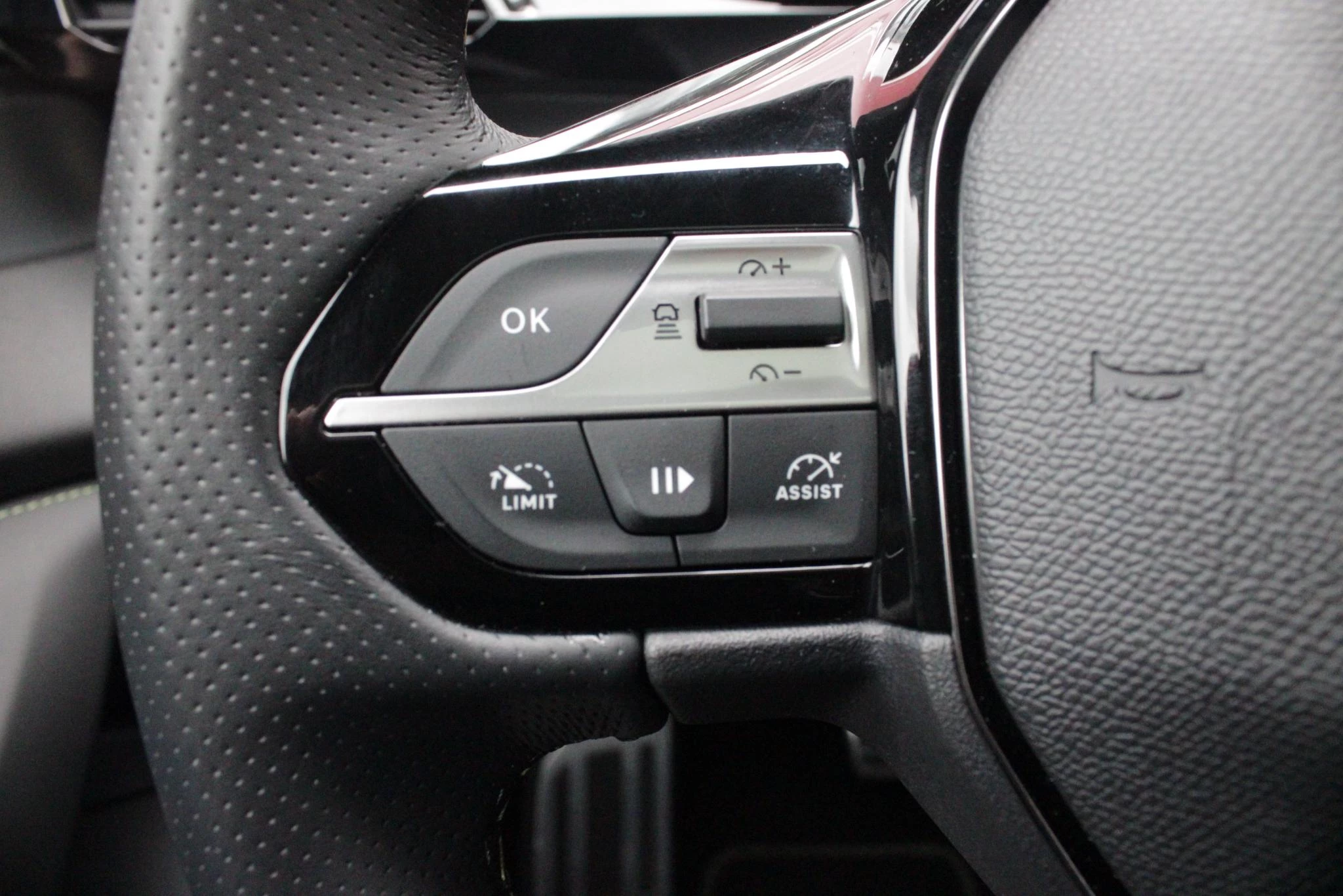 Hoofdafbeelding Peugeot 408