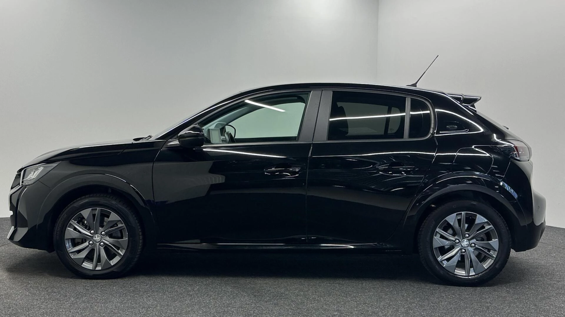 Hoofdafbeelding Peugeot e-208