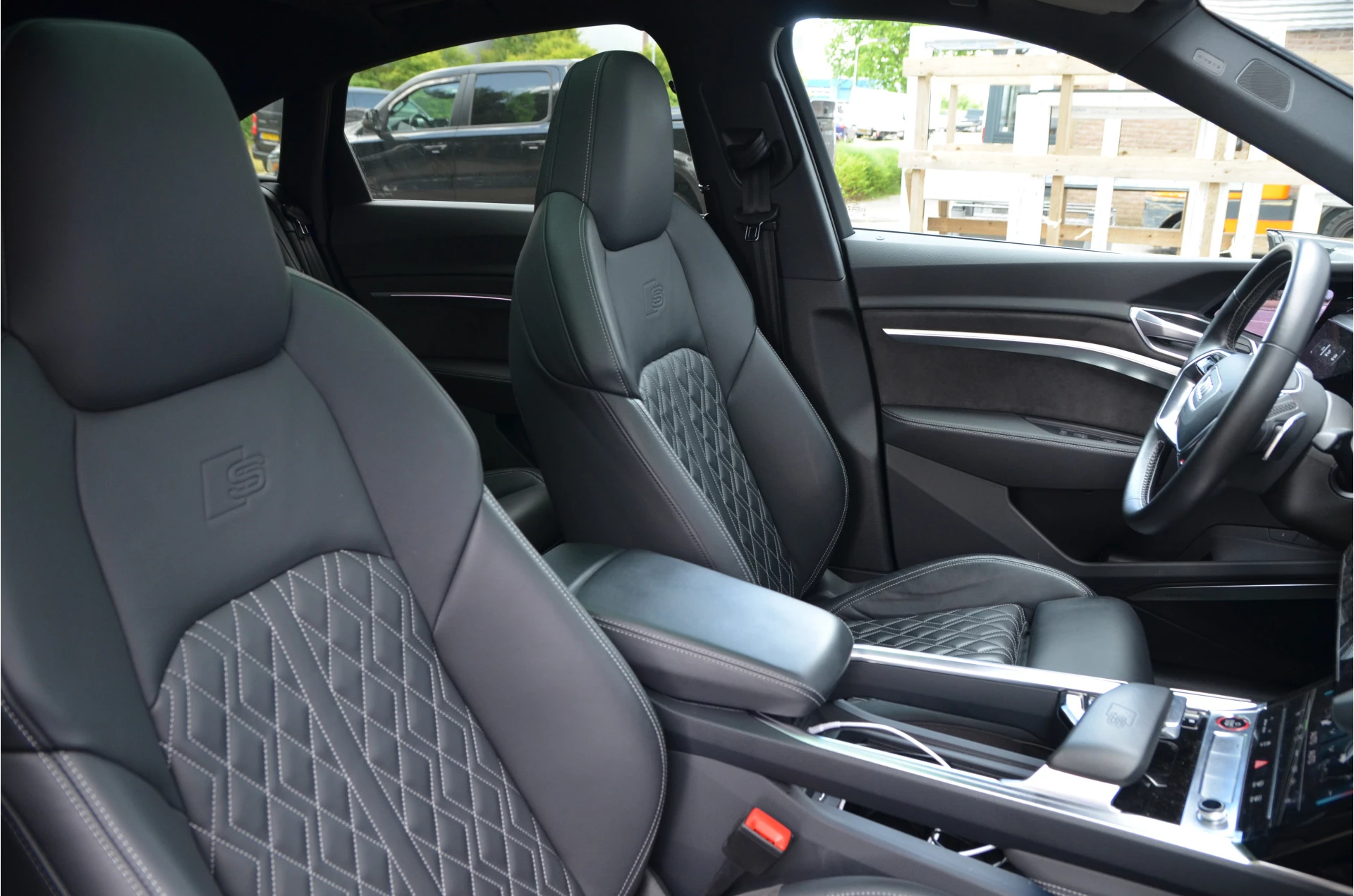 Hoofdafbeelding Audi e-tron