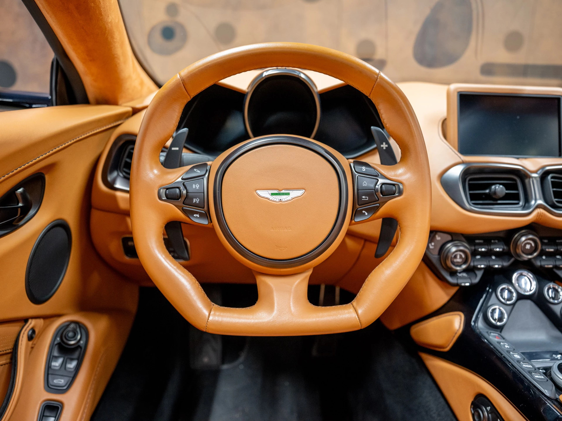 Hoofdafbeelding Aston Martin V8 Vantage