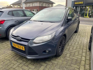 Ford Focus 1.6 EcoBoost Titanium|CRUISE|CLIMA|NAVI|PARK