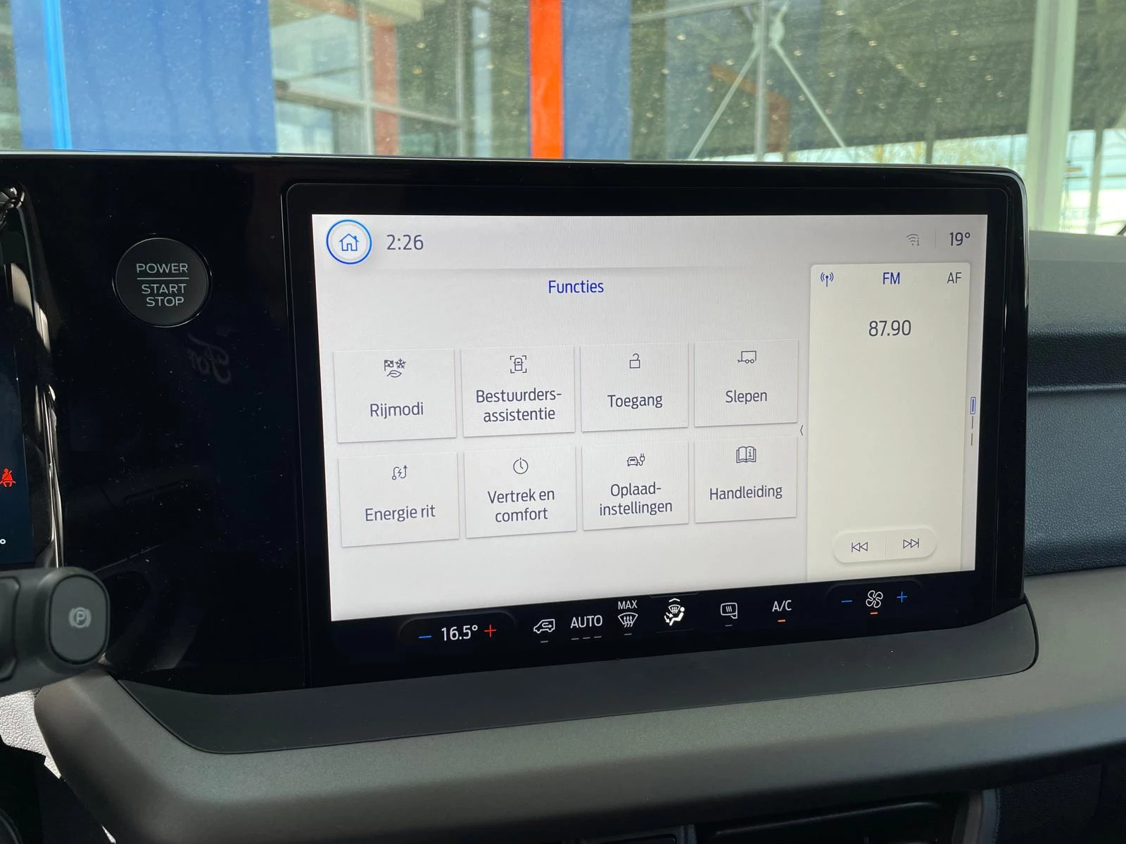 Hoofdafbeelding Ford E-Transit Courier
