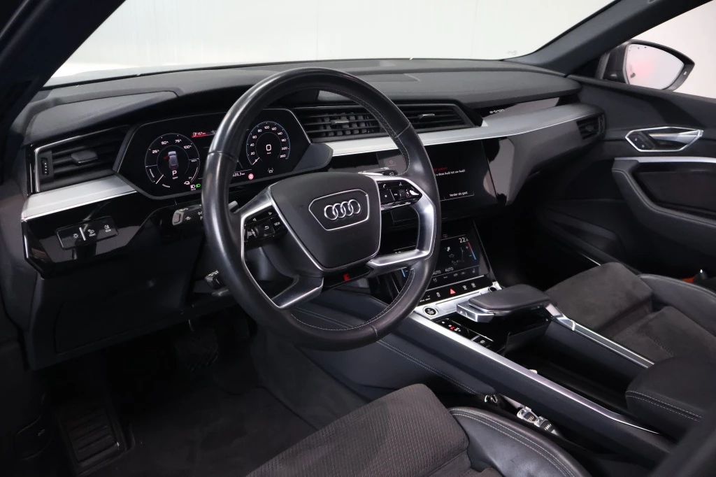 Hoofdafbeelding Audi e-tron