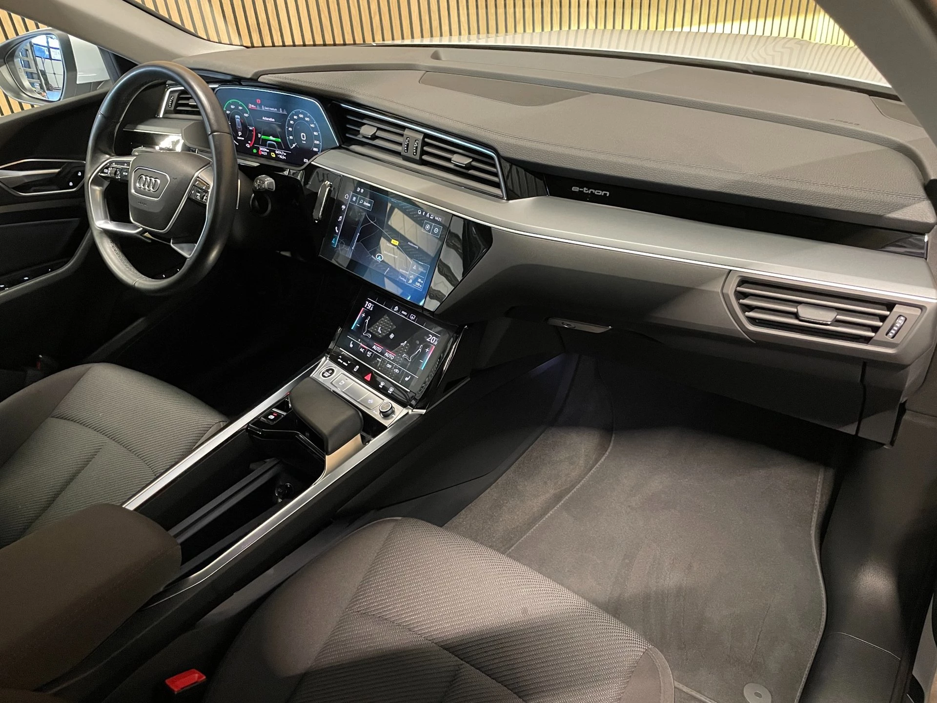 Hoofdafbeelding Audi e-tron