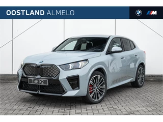 Hoofdafbeelding BMW iX2 BMW iX2 xDrive30 M Sport / Sportstoelen / Adaptieve LED / Comfort Access / M Adaptief onderstel / Head-Up / Parking Assistant Plus / Stuurverwarming