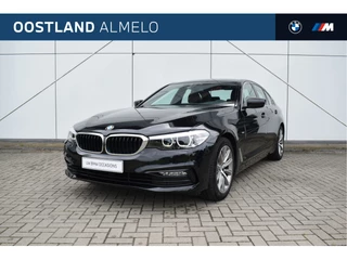 Hoofdafbeelding BMW 5 Serie BMW 5 Serie 520i Executive Sport Line Automaat / Sportstoelen / Navigatie Professional / PDC