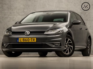 Hoofdafbeelding Volkswagen Golf Volkswagen Golf 1.5 TSI Sportline 150Pk (APPLE CARPLAY, GROOT NAVI, DYNAMISCHE KNIPPERLICHTEN, LED KOPLAMPEN, STOELVERWARMING, SPORTSTOELEN, PARKEERSENSOREN, GETINT GLAS, NIEUWE APK, NIEUWSTAAT)