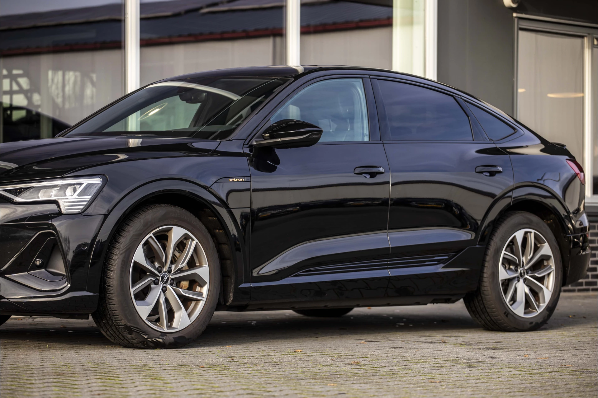 Hoofdafbeelding Audi e-tron