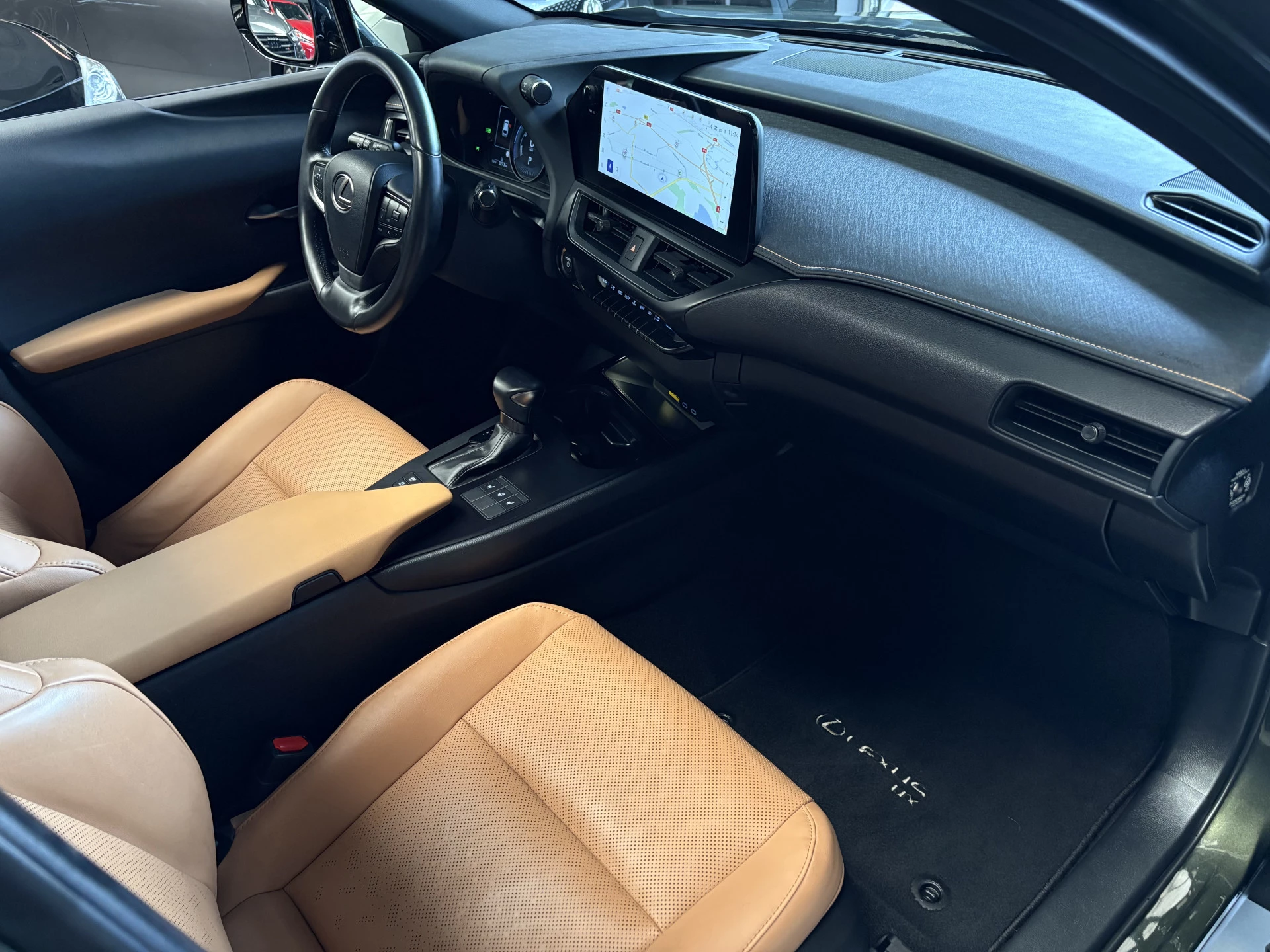 Hoofdafbeelding Lexus UX