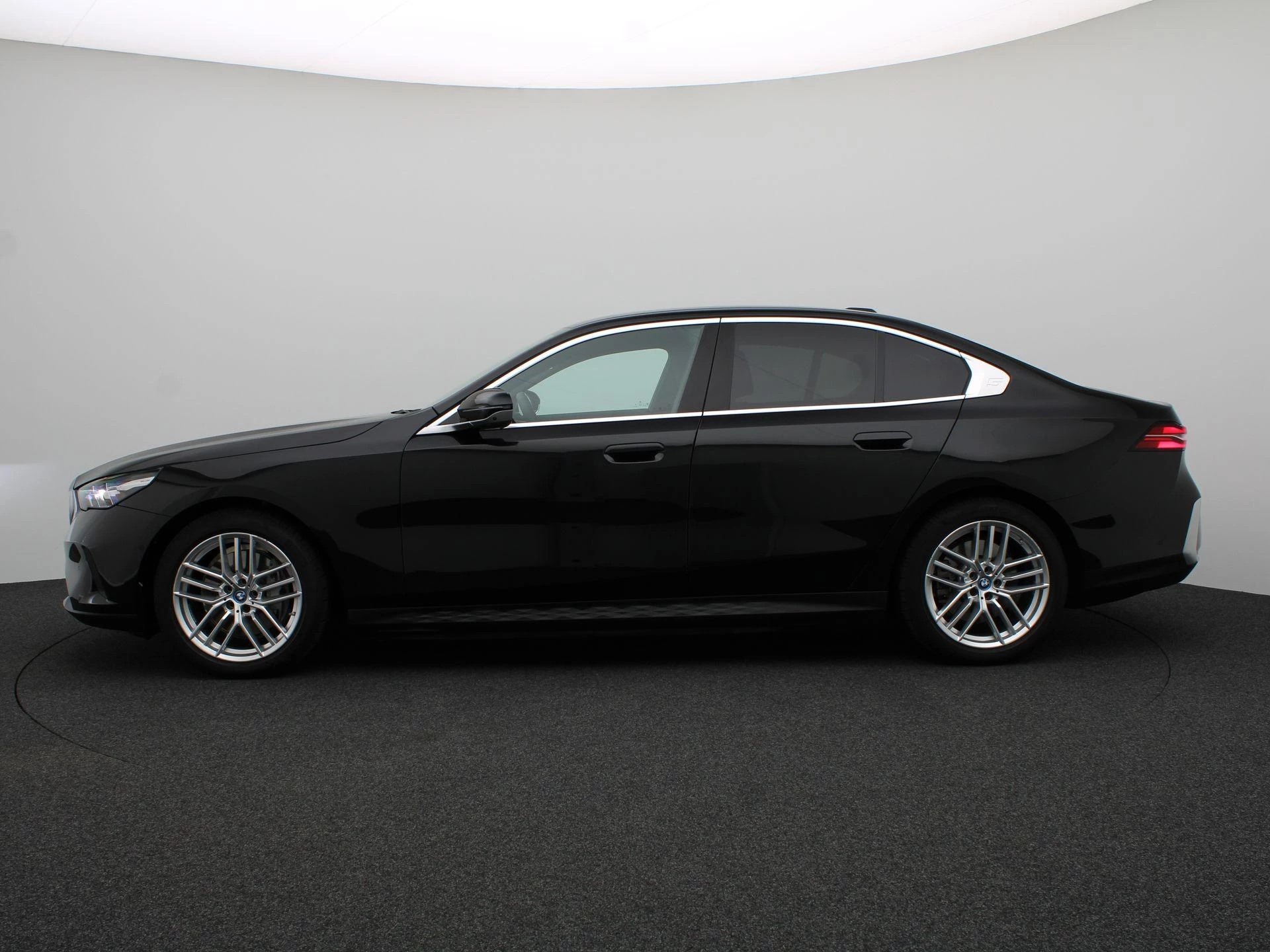 Hoofdafbeelding BMW i5