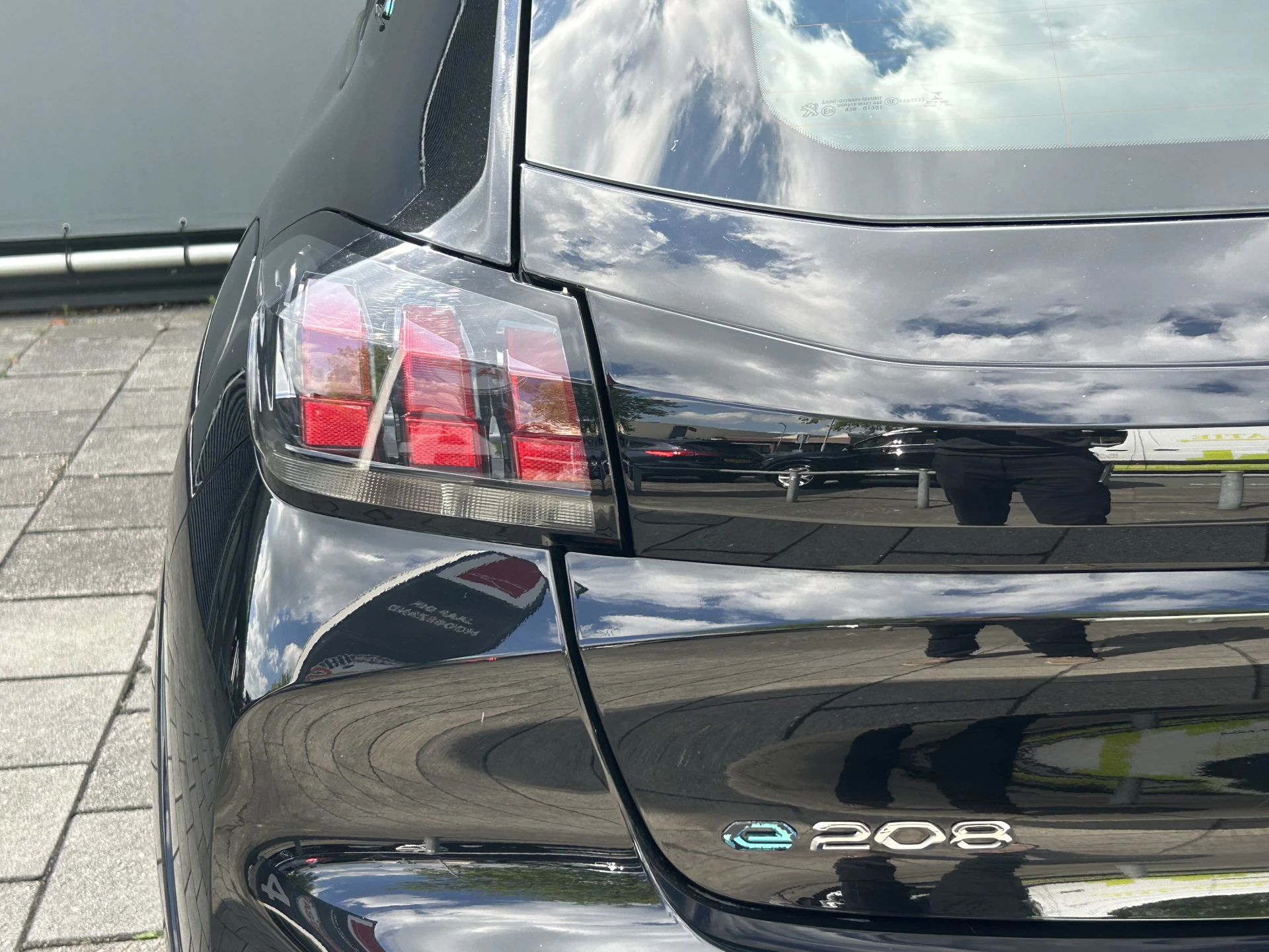 Hoofdafbeelding Peugeot e-208