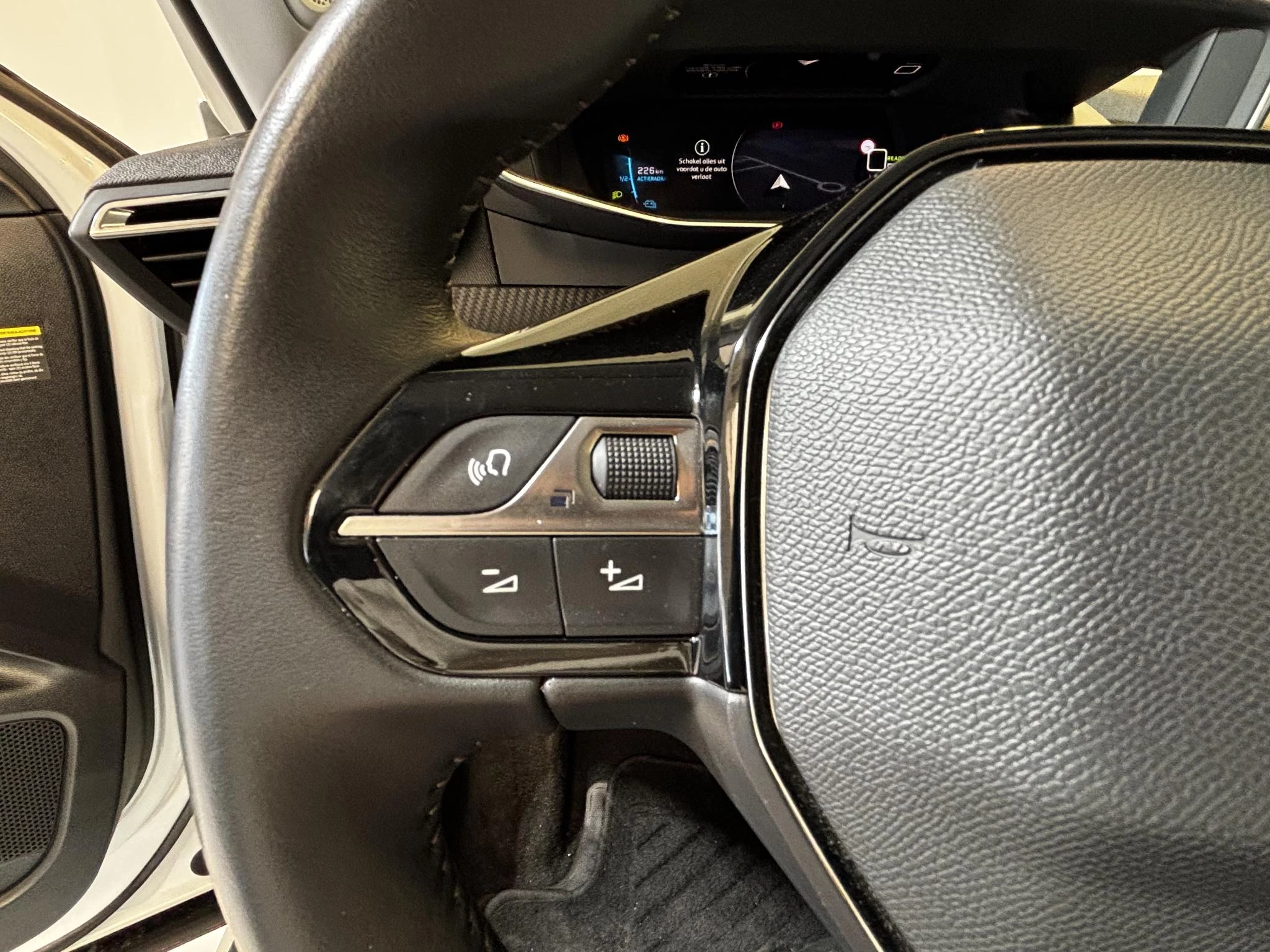 Hoofdafbeelding Peugeot e-2008