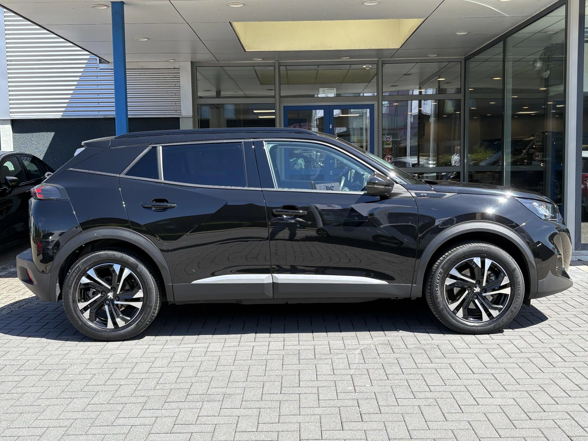 Hoofdafbeelding Peugeot e-2008