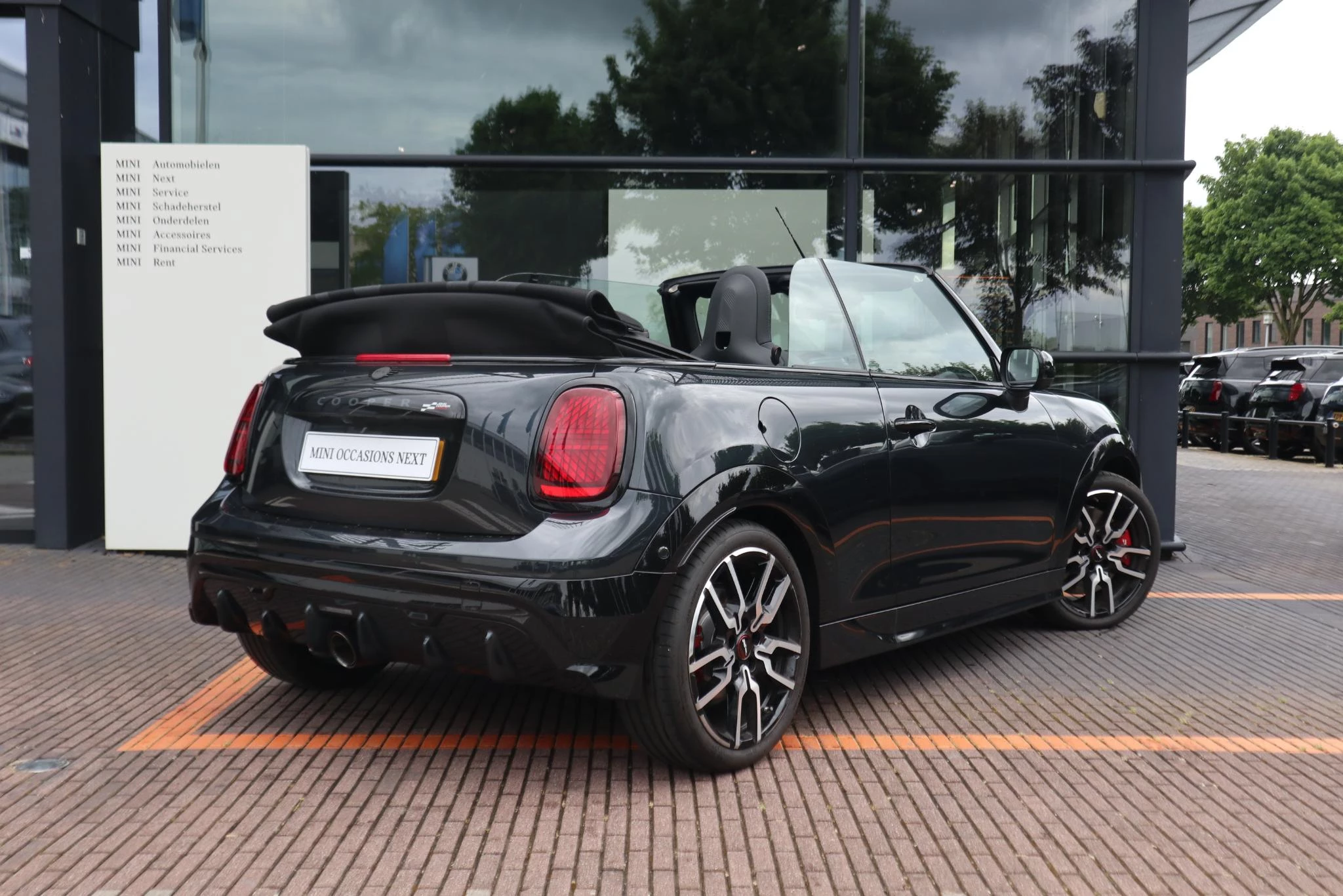 Hoofdafbeelding MINI Cabrio