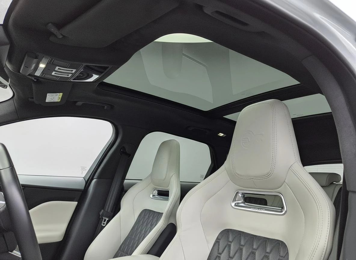 Hoofdafbeelding Jaguar F-PACE