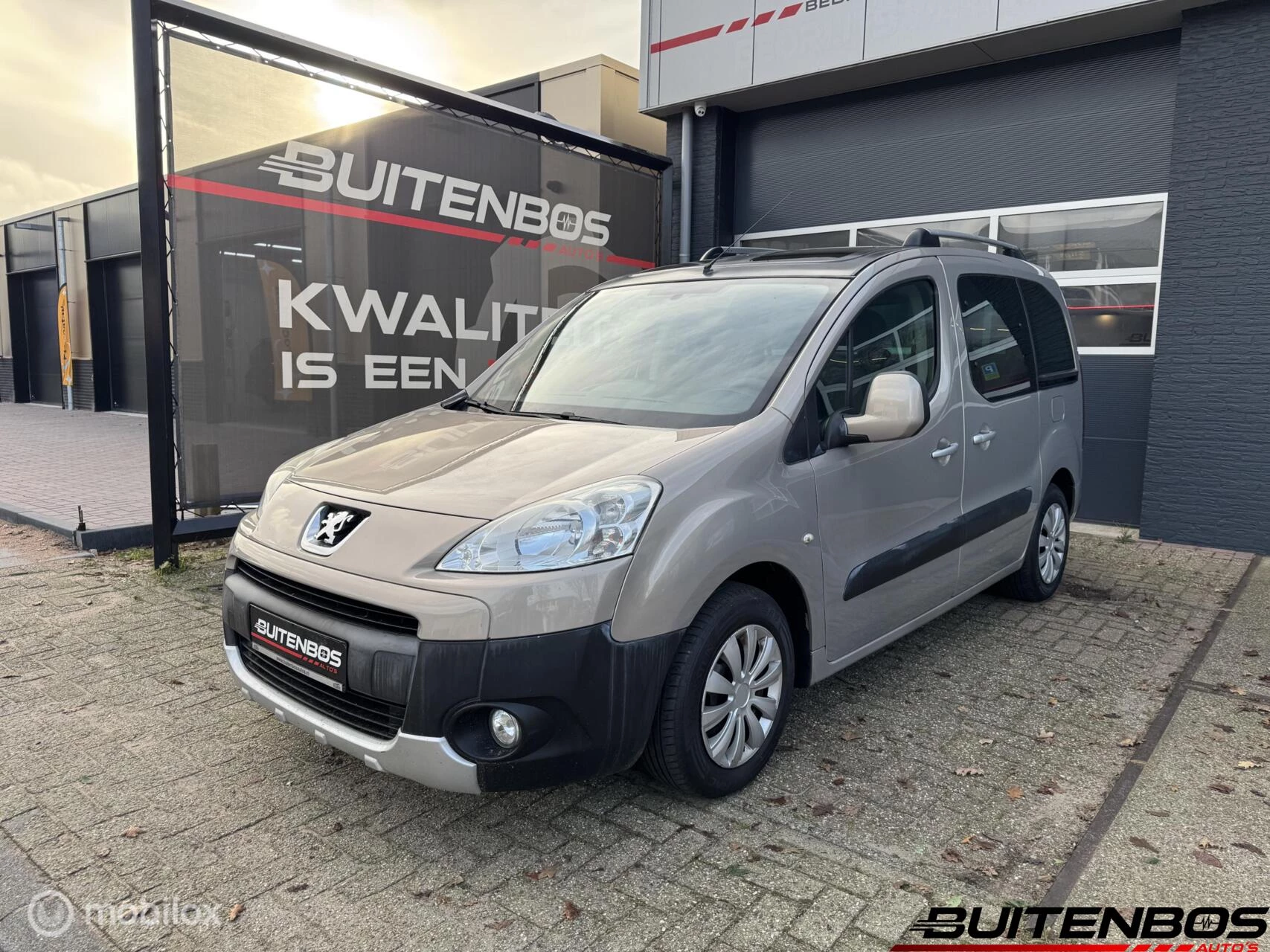 Hoofdafbeelding Peugeot Partner