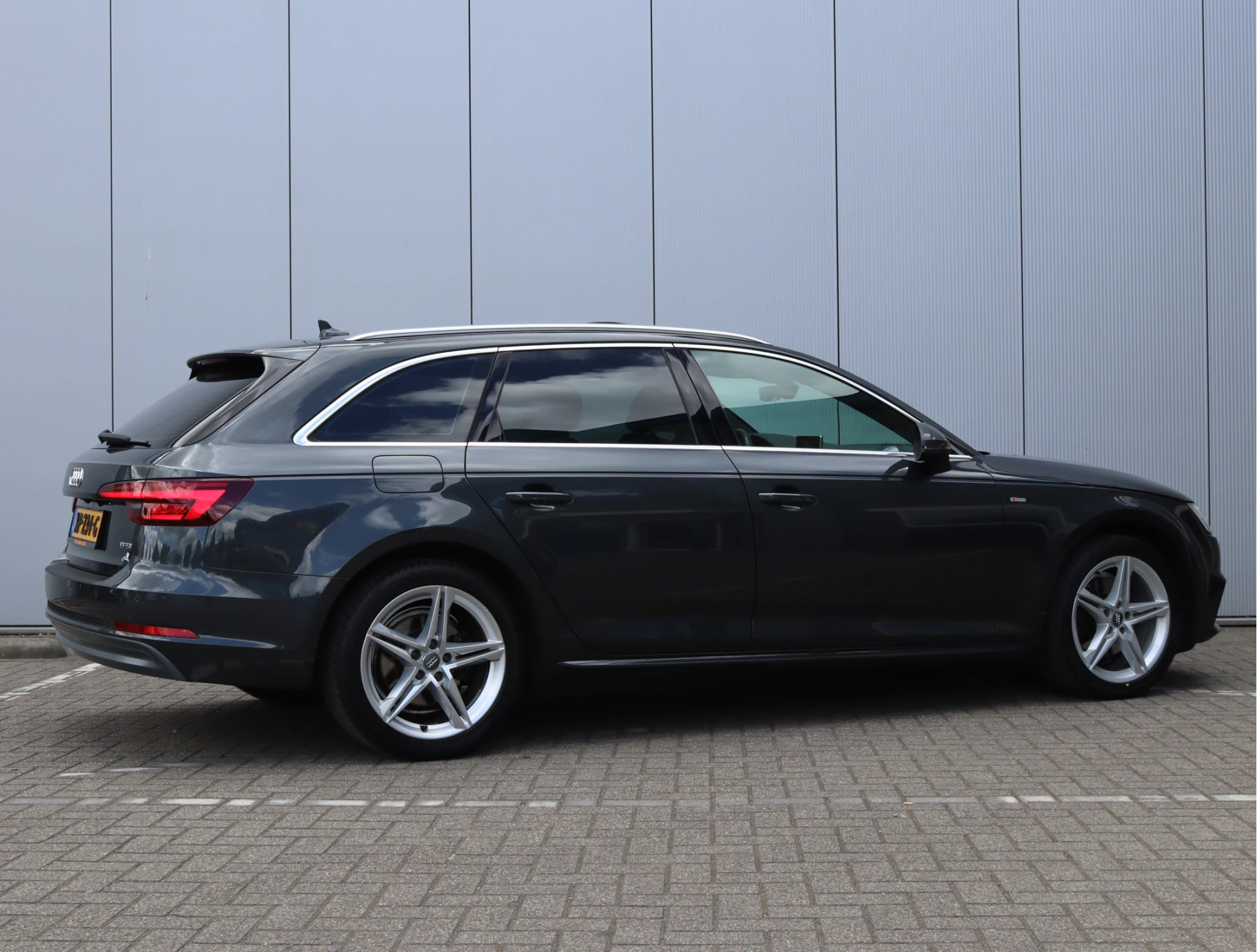 Hoofdafbeelding Audi A4