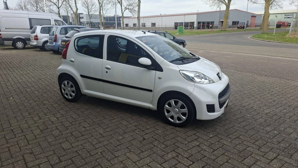 Hoofdafbeelding Peugeot 107
