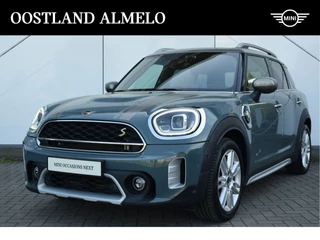 MINI Countryman Cooper SE ALL4 Automaat / Panoramadak / LED / Achteruitrijcamera / Comfort Access / Park Assistant / Comfortstoelen
