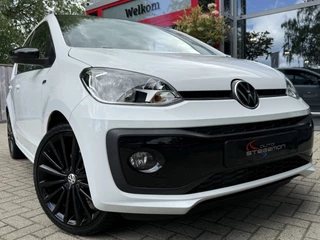 Volkswagen up! 1.0 *!* R-LINE *!* ECC/ CRUISE/ 17 INCH/ CAMERA/ STOELVERWARMING *!*