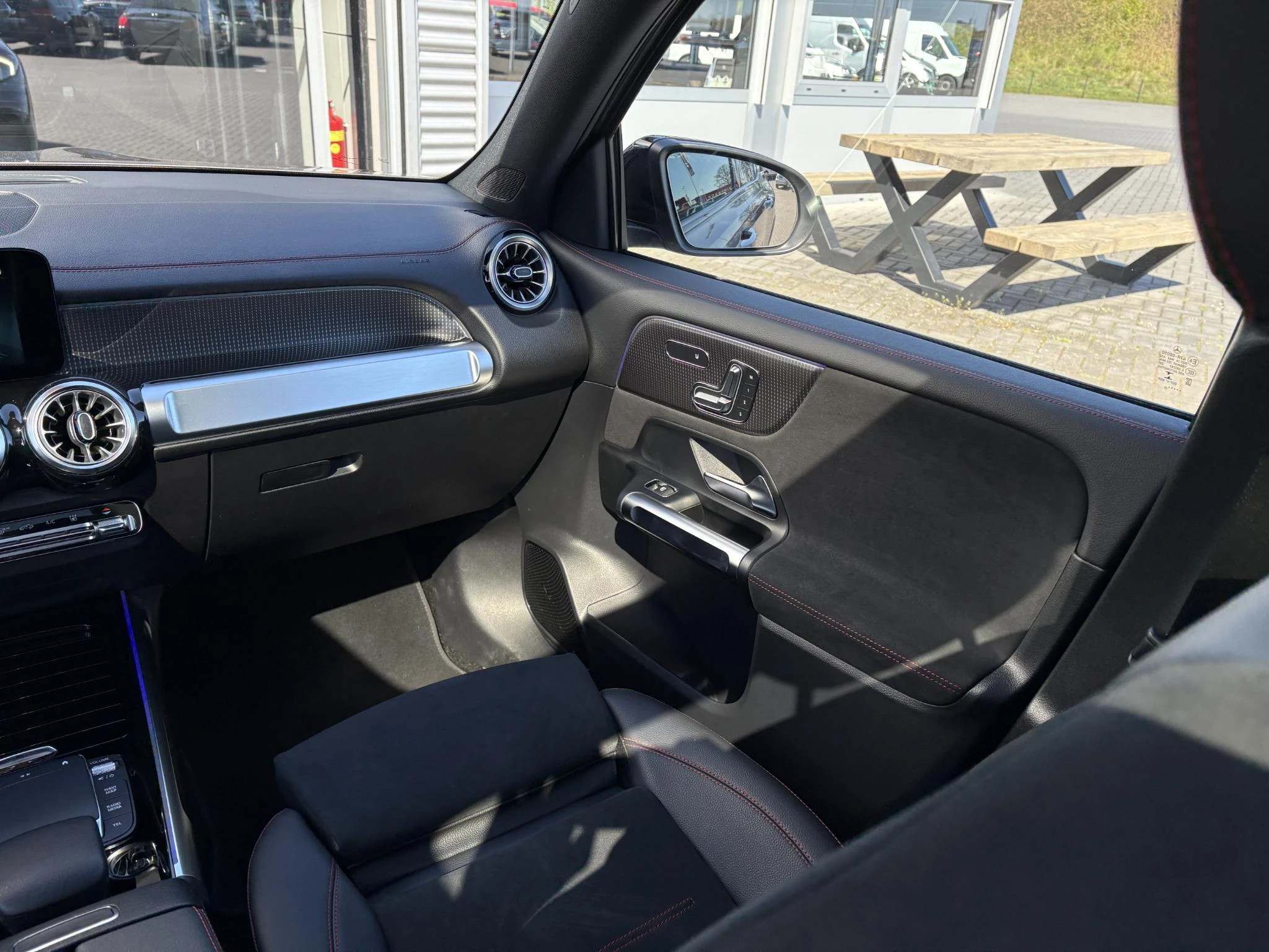 Hoofdafbeelding Mercedes-Benz EQB