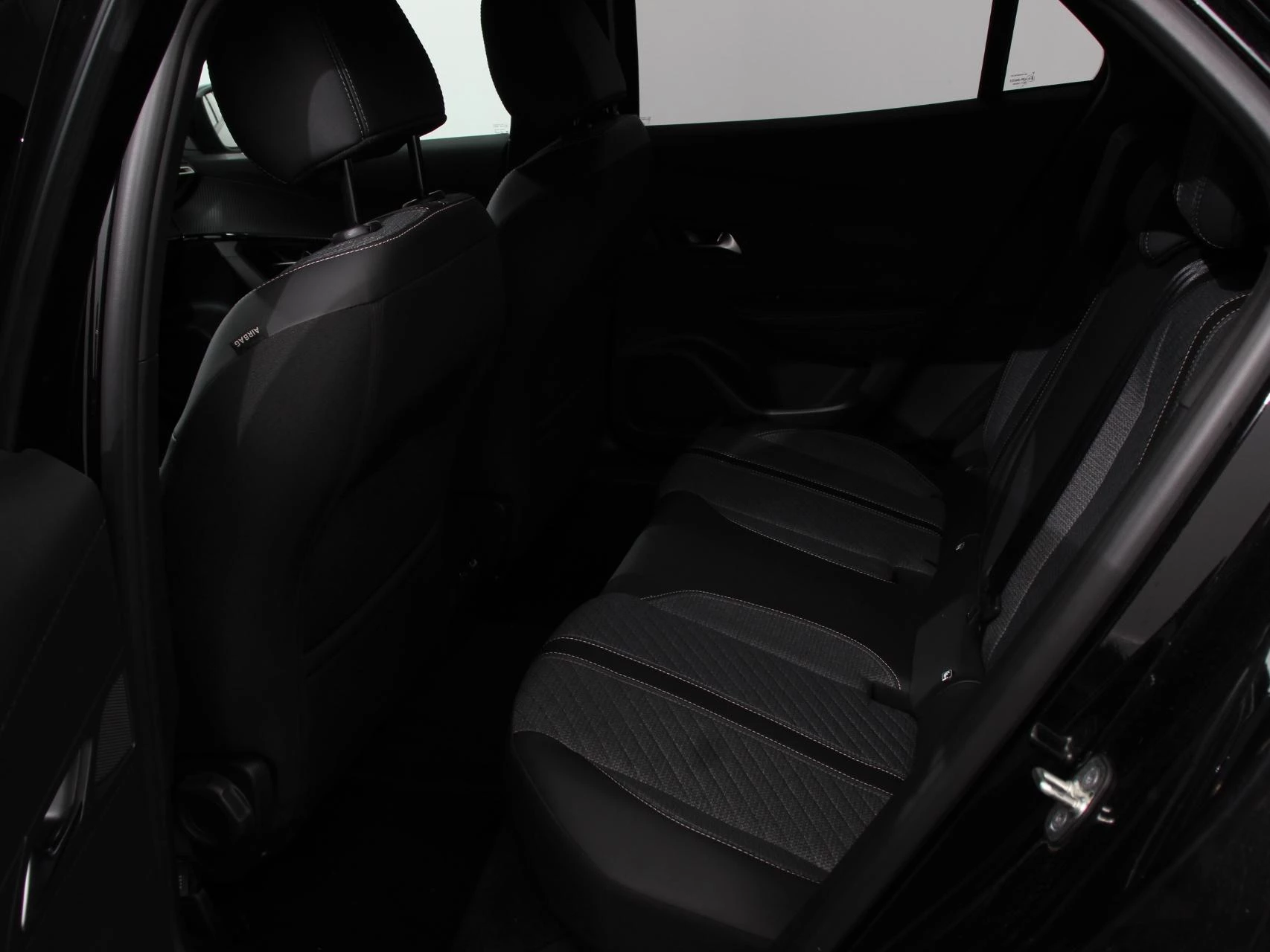 Hoofdafbeelding Peugeot e-2008