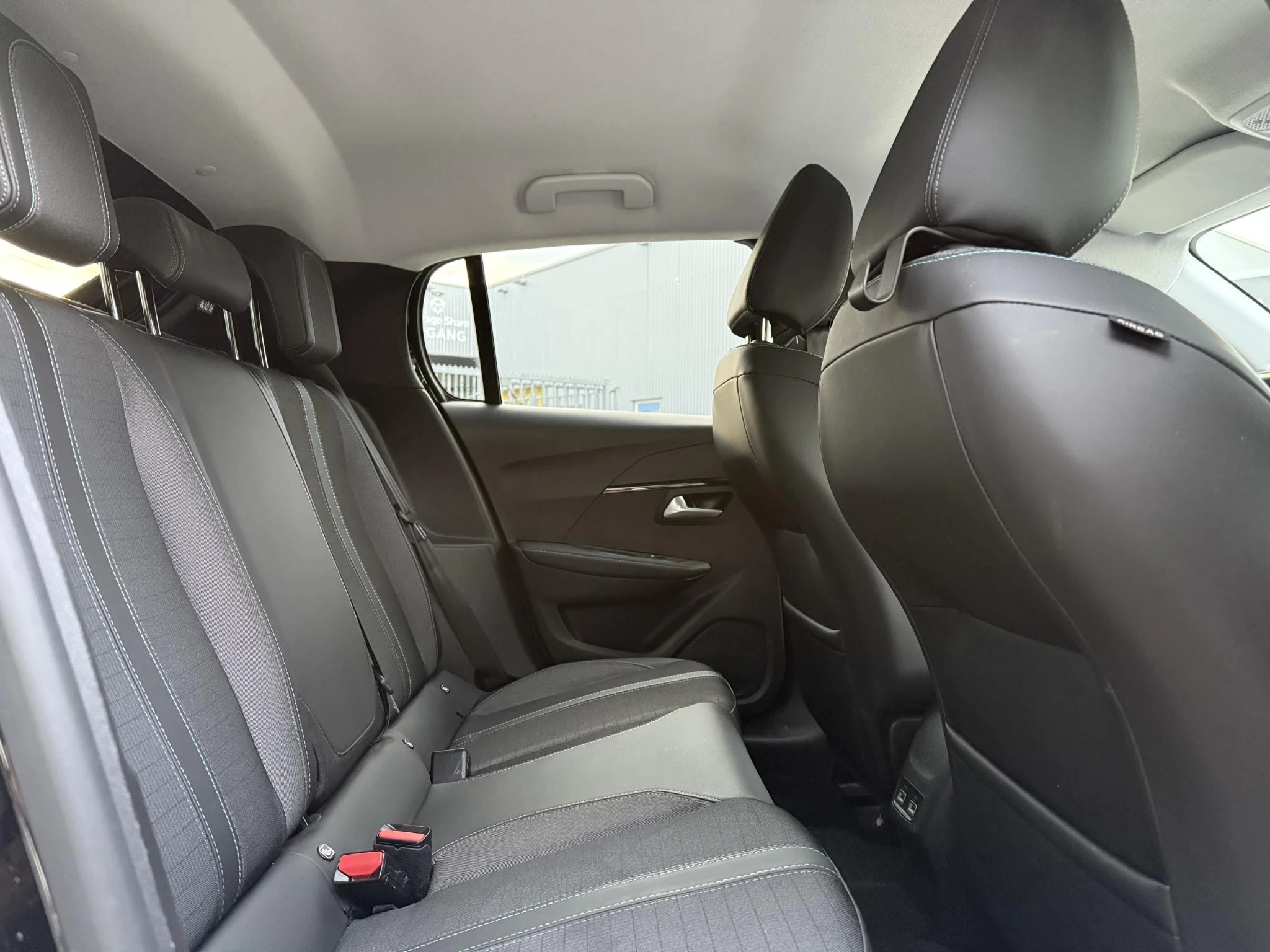 Hoofdafbeelding Peugeot e-208