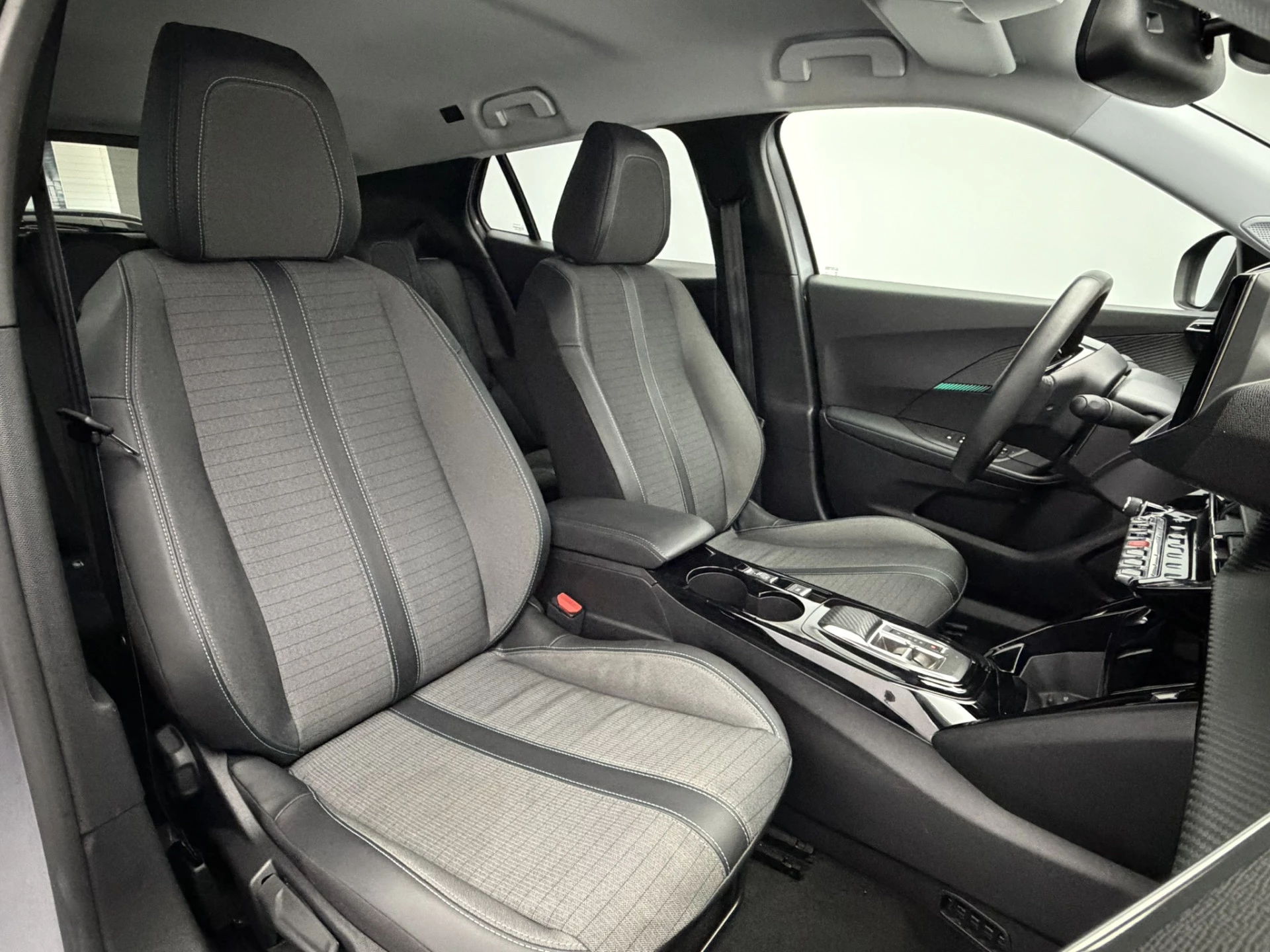 Hoofdafbeelding Peugeot e-2008