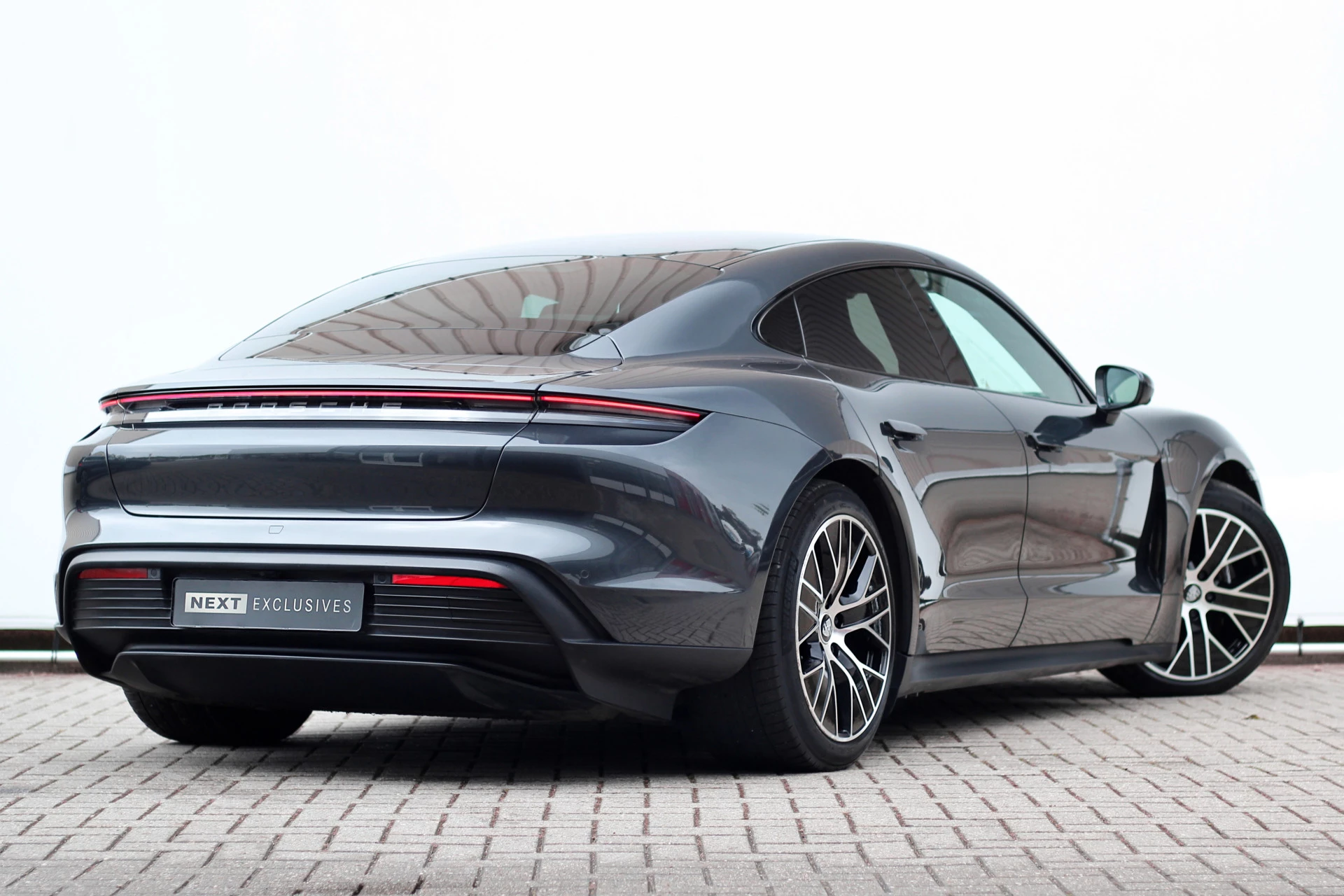 Hoofdafbeelding Porsche Taycan