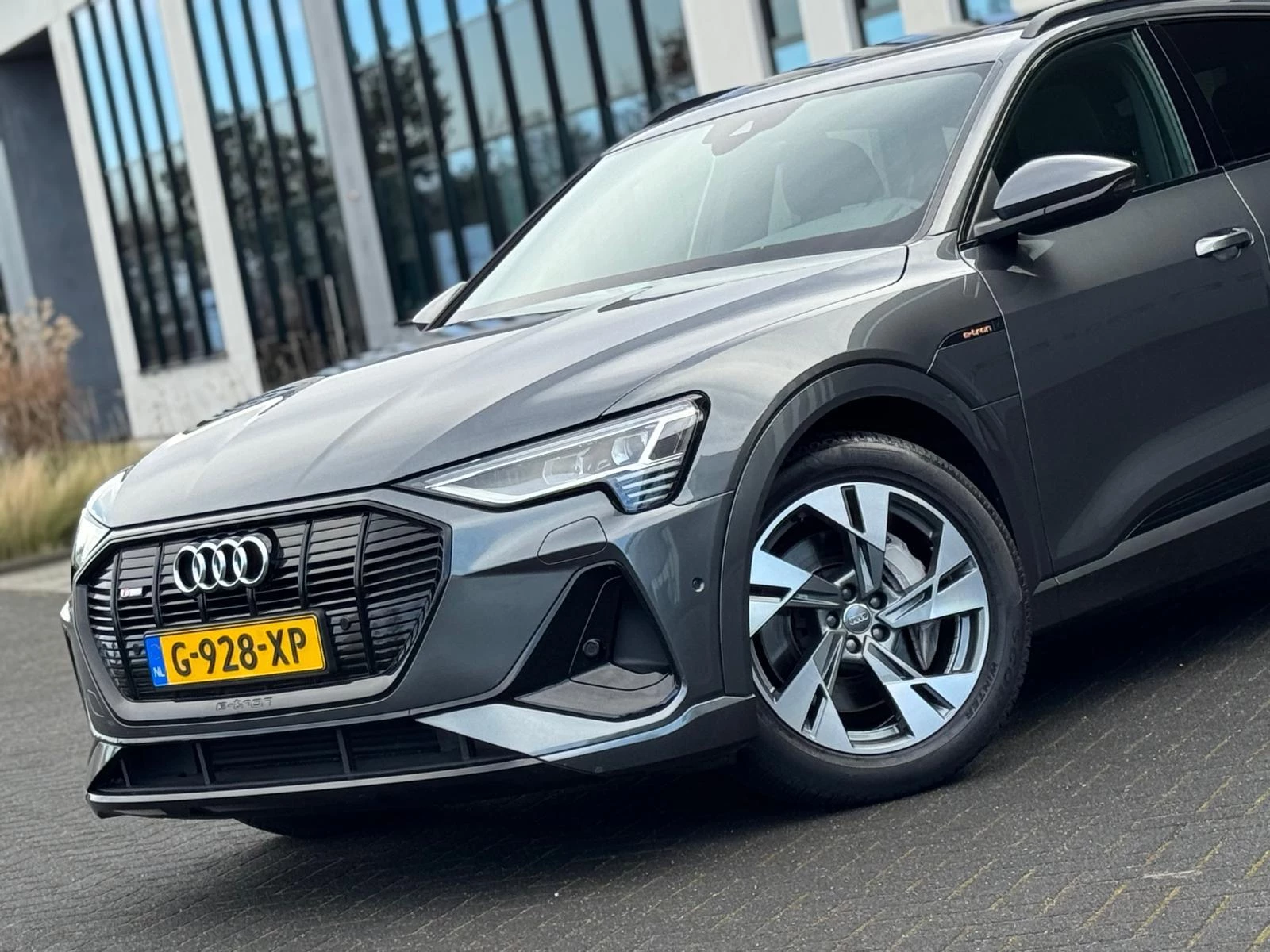 Hoofdafbeelding Audi e-tron
