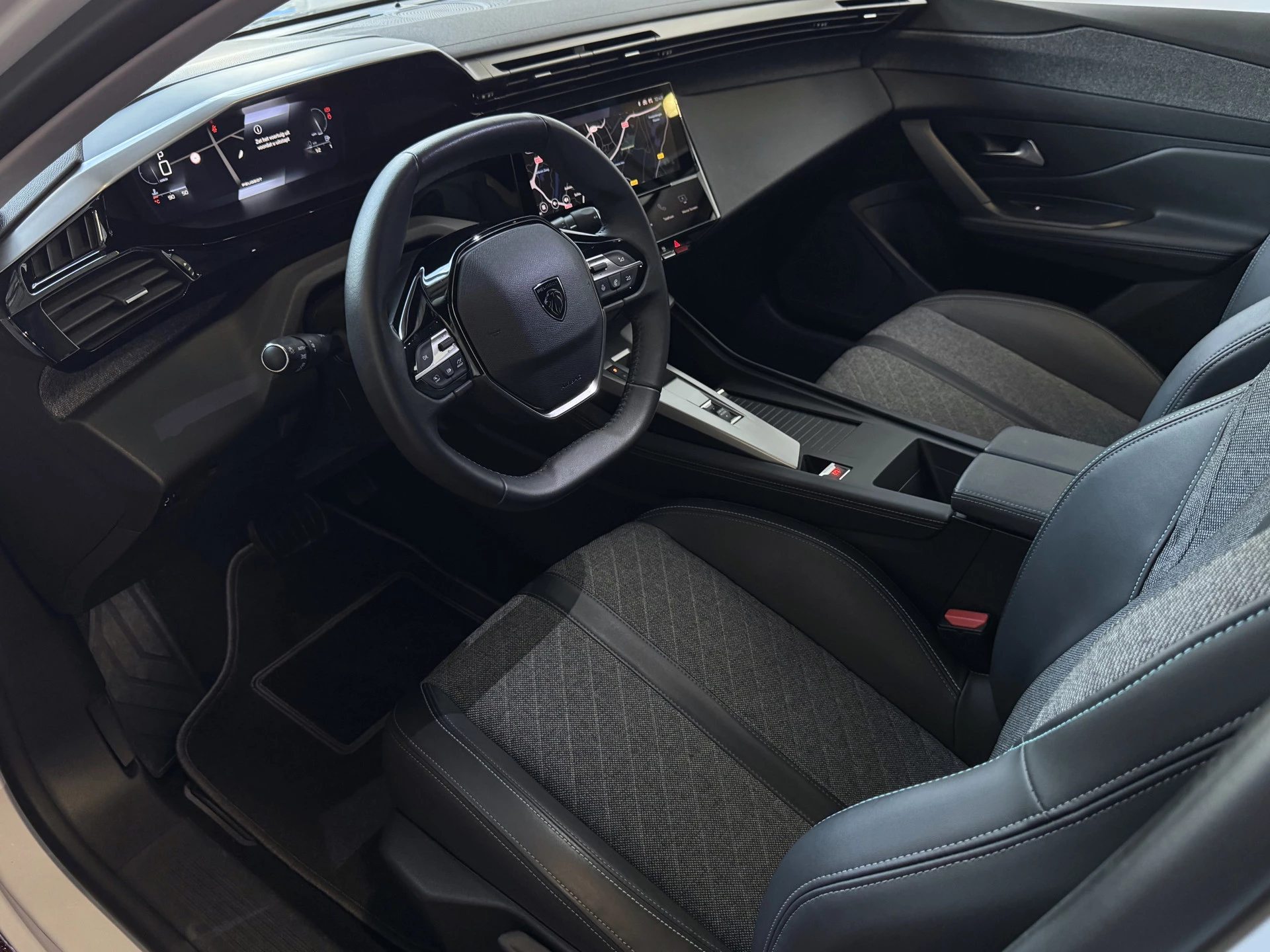 Hoofdafbeelding Peugeot 408