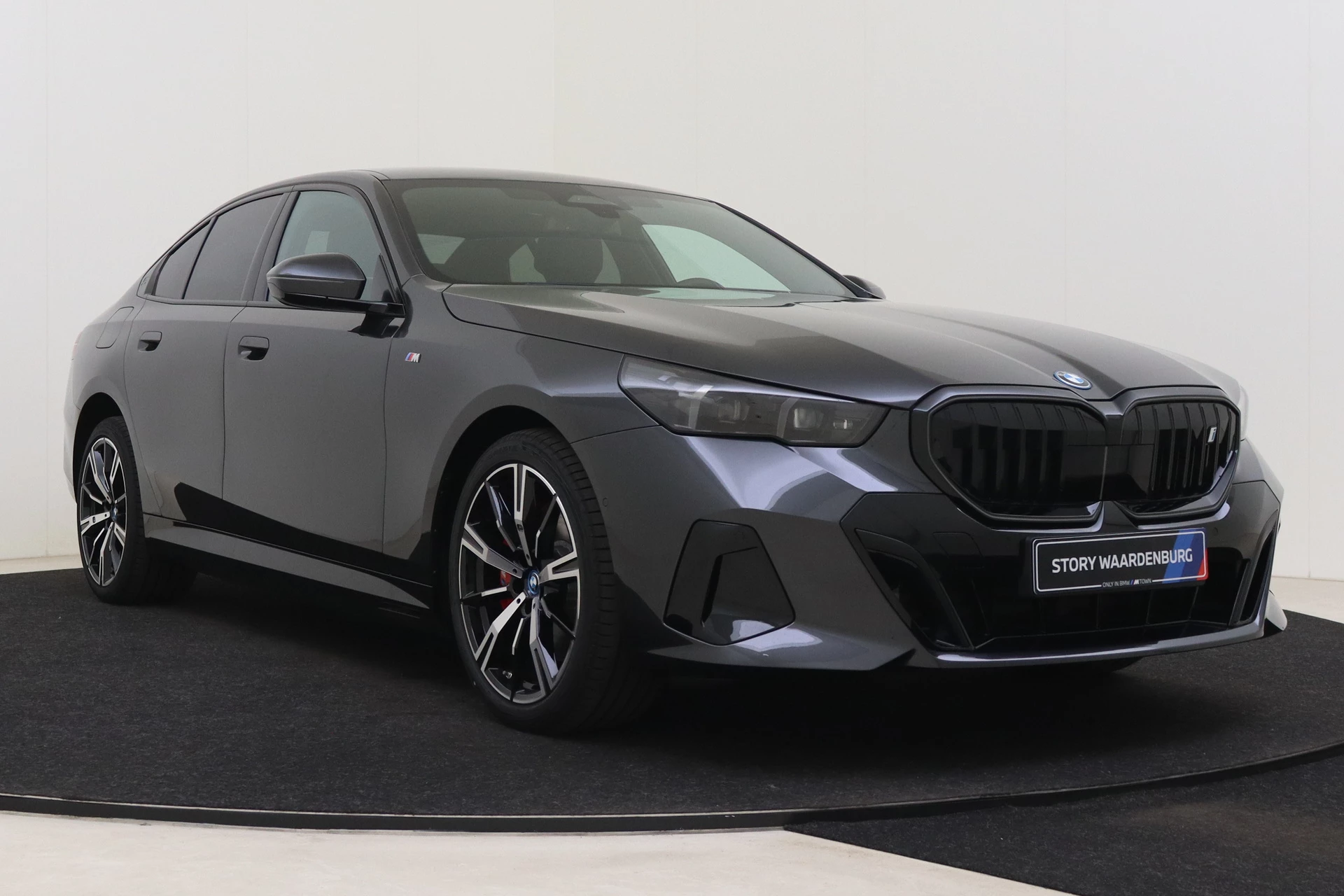 Hoofdafbeelding BMW i5