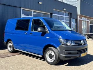 Volkswagen Transporter 2.0 TDI L1H1 140pk Btw en Bpm vrij!! Airco Cruise controle Trekhaak 2500kg trekgewicht Telefoonverbinding Navigatiesysteem Sitebars Parkeersensoren voor en achter 2-Persoons schuifdeur Euro 5