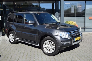 Hoofdafbeelding Mitsubishi Pajero Mitsubishi Pajero 3.2 DID 5DRS SPECIAL A/T VAN