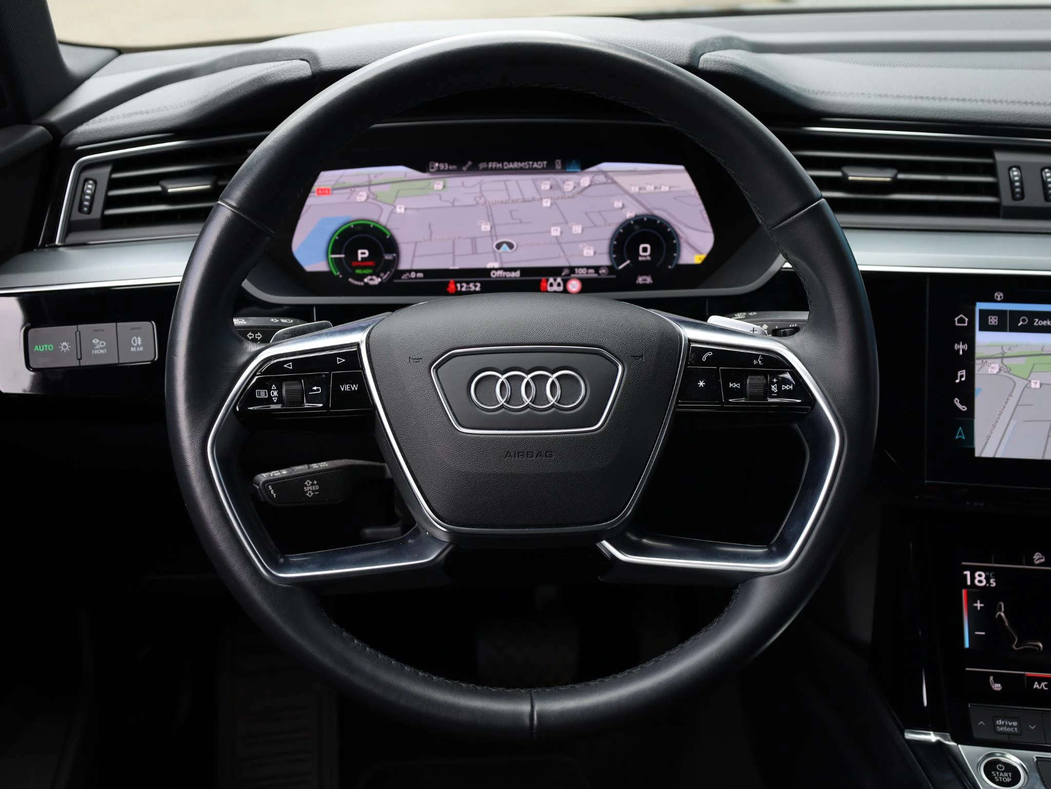 Hoofdafbeelding Audi e-tron