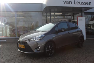 Toyota Yaris 1.5 Hybrid Bi-Tone Plus PANODAK NAVI CLIMA CRUISE KEYLESS CAMERA EL-RAMEN LM-VELGEN