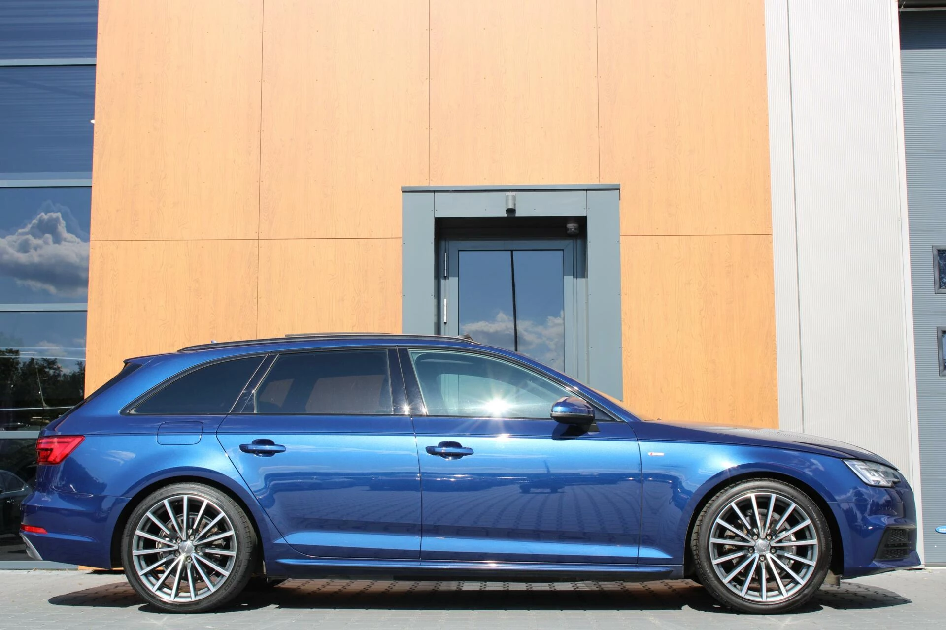 Hoofdafbeelding Audi A4
