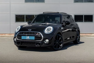 Hoofdafbeelding MINI Cooper S MINI Cooper S Chili serious business, full options! pano/head-up/keyless