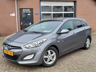 Hoofdafbeelding Hyundai i30 Hyundai i30 1.6 GDI Wagon i-Motion NL-auto Airco Cruise Trekhaak