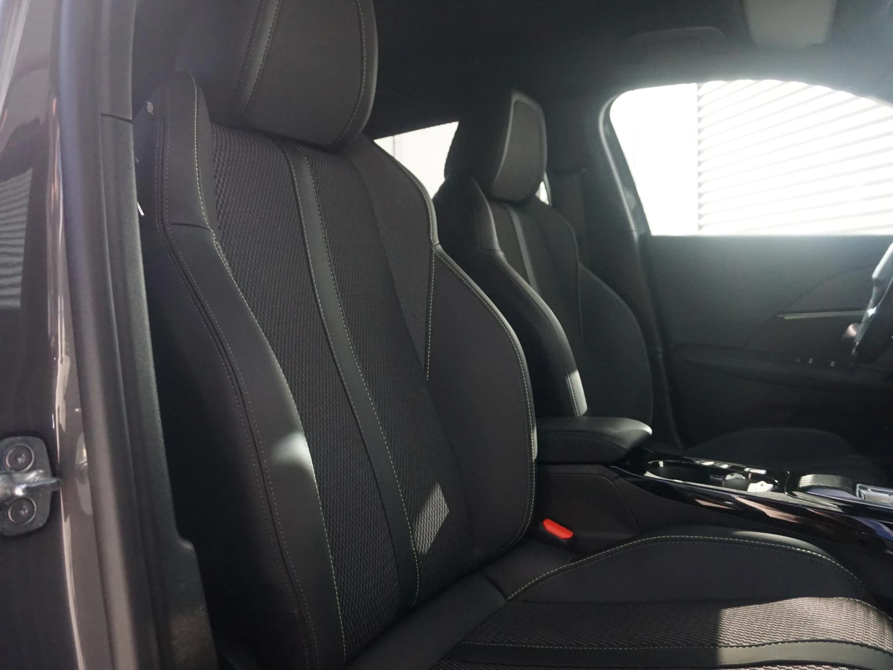 Hoofdafbeelding Peugeot e-2008