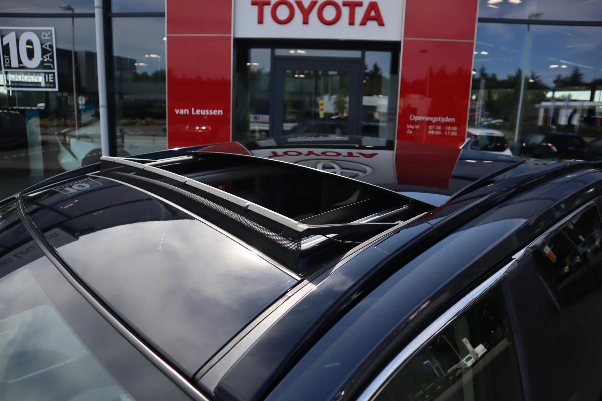 Hoofdafbeelding Toyota RAV4