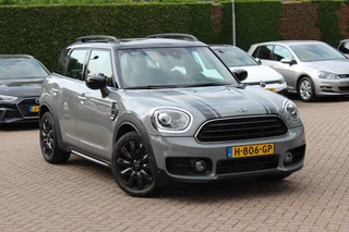 MINI Countryman Mini 1.5 Cooper Business Edition / Leder / Navigatie / Parkeerhulp V+A / Harman Kardon / 18'' / Cruise Control