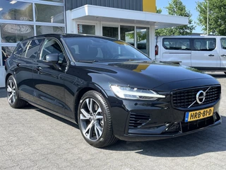 Volvo V60 2.0 T6 Plug-in hybrid AWD R-Design Panoramadak Trekhaak zwenkbaar Stuurverwarming Fiscale waarde € 51.113,-