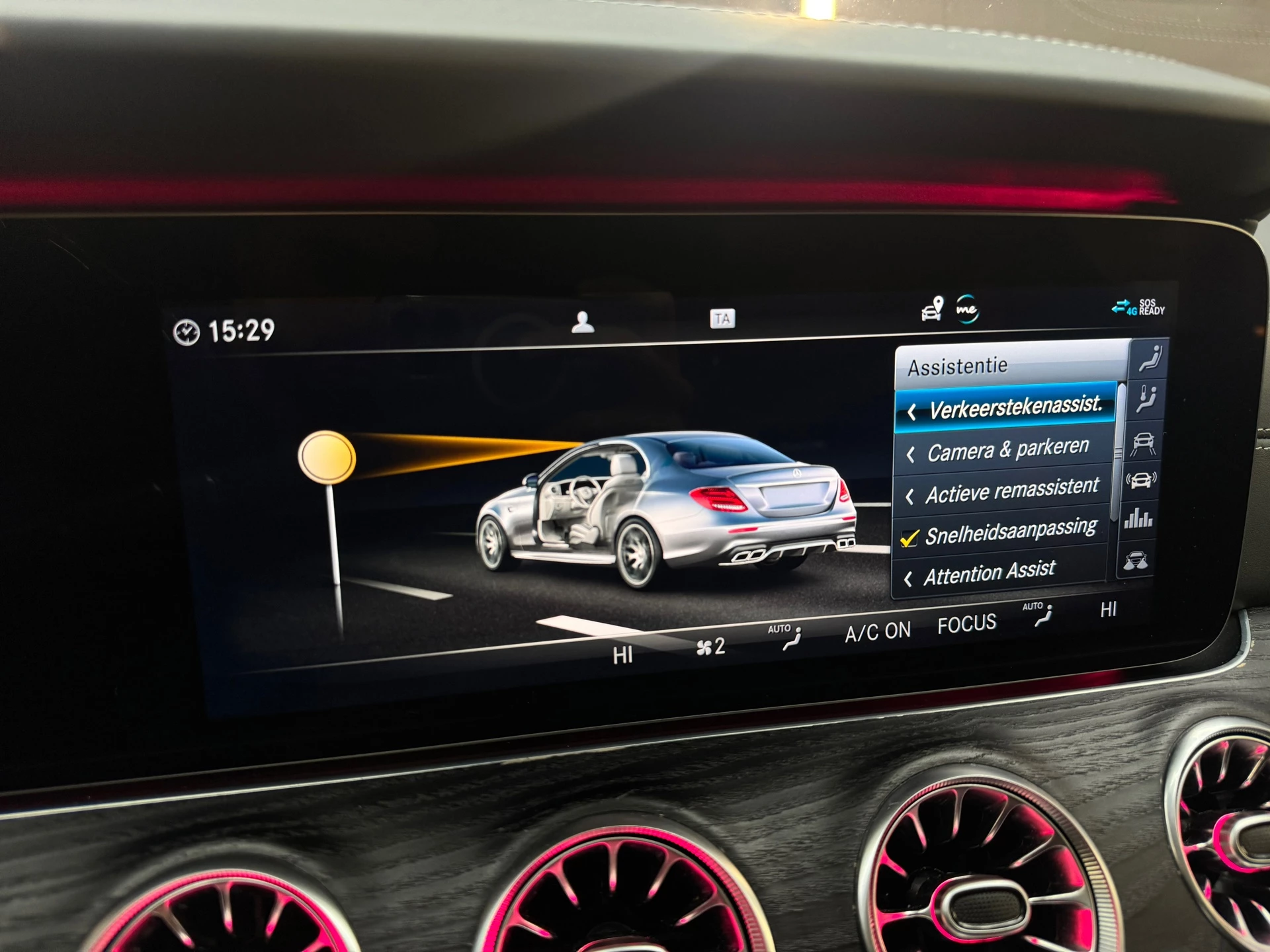 Hoofdafbeelding Mercedes-Benz E-Klasse