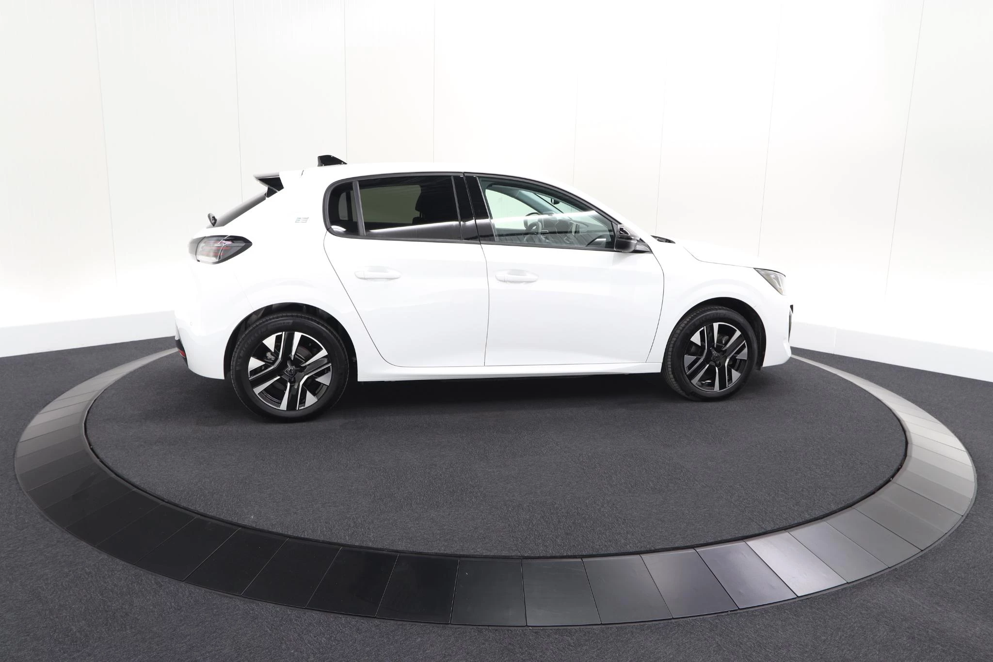 Hoofdafbeelding Peugeot e-208