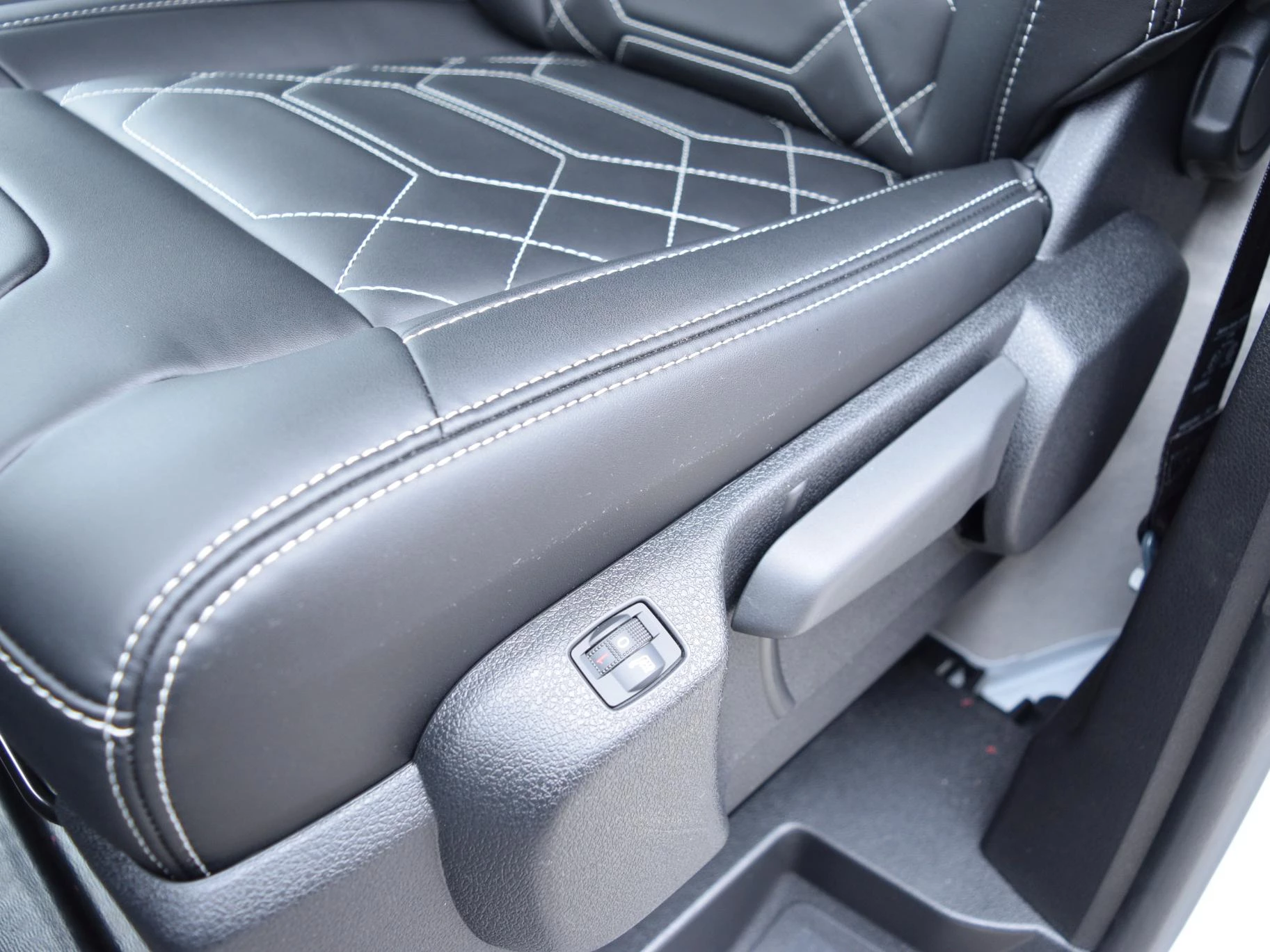 Hoofdafbeelding Peugeot e-Expert